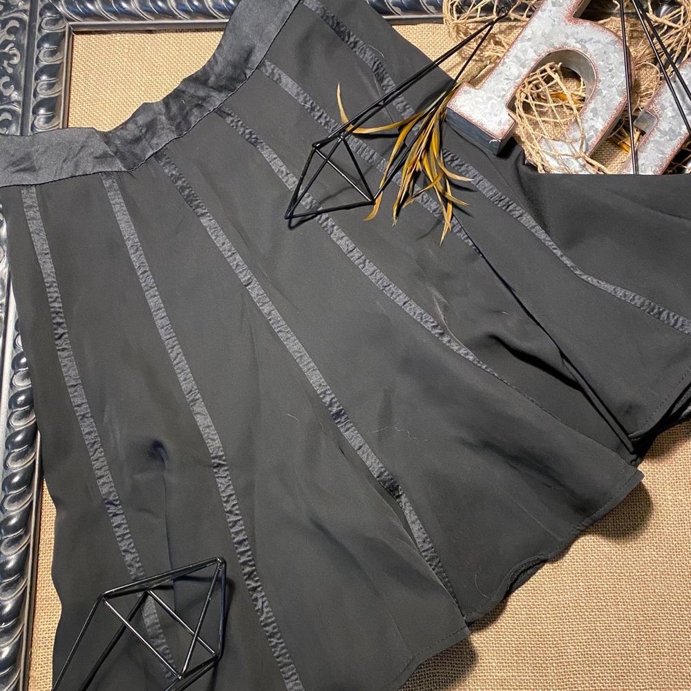NWOT XXI Black Fit and Flare Skirt size M